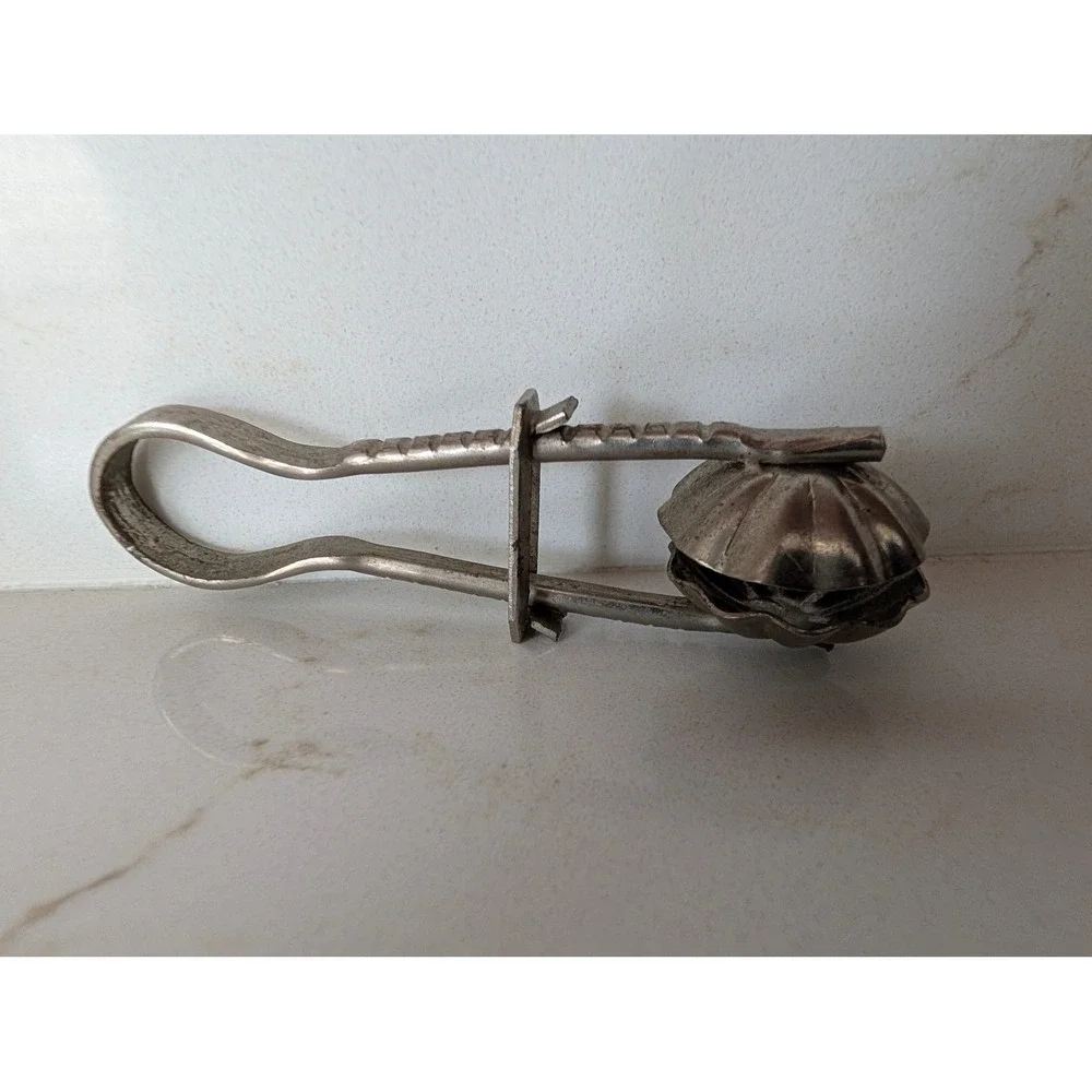 Vintage Silver Tone Seashell Butter Curler Tea Bag Squeezer Shell Mold Tool